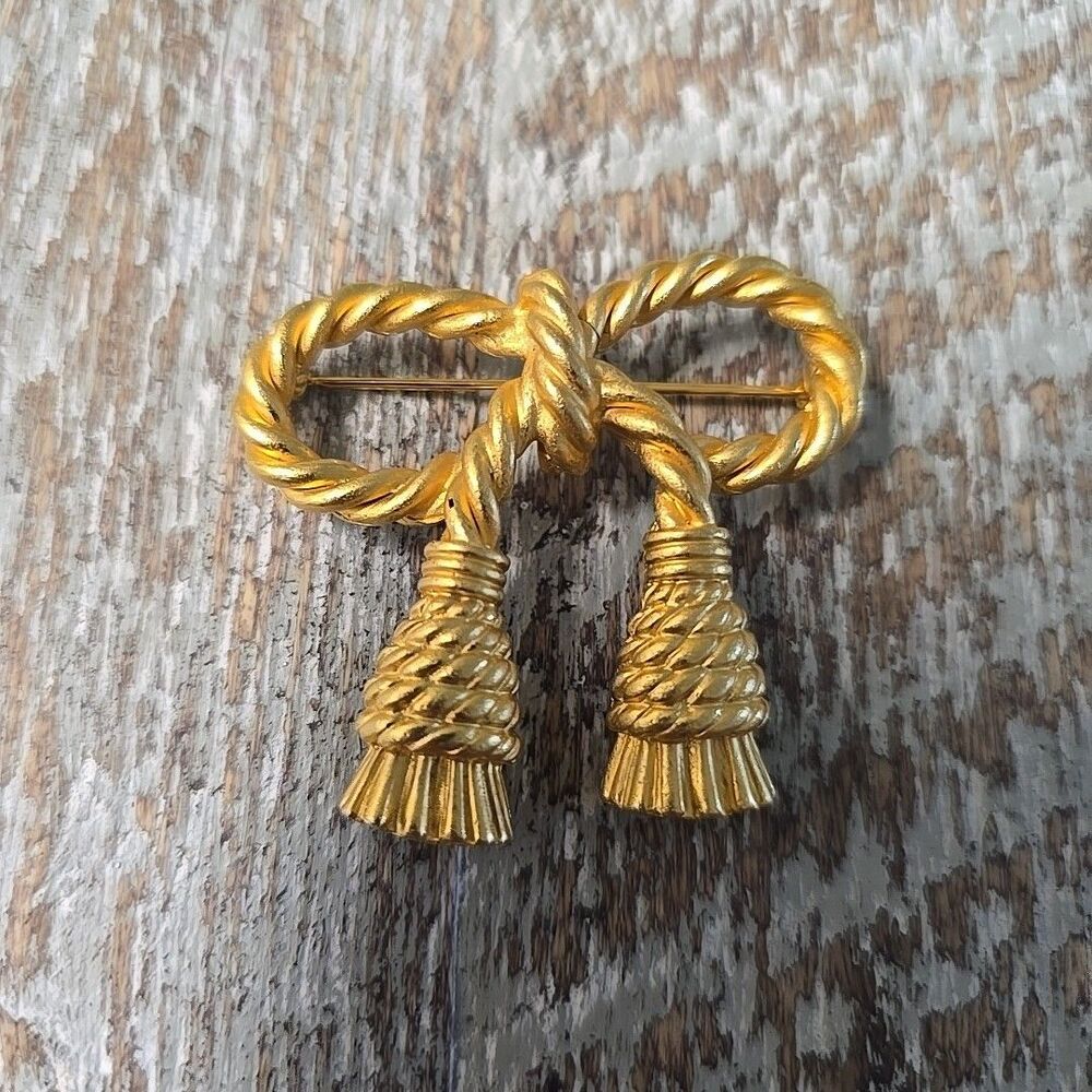 Vintage Gold Tone Bow Brooch Pin Jewelry